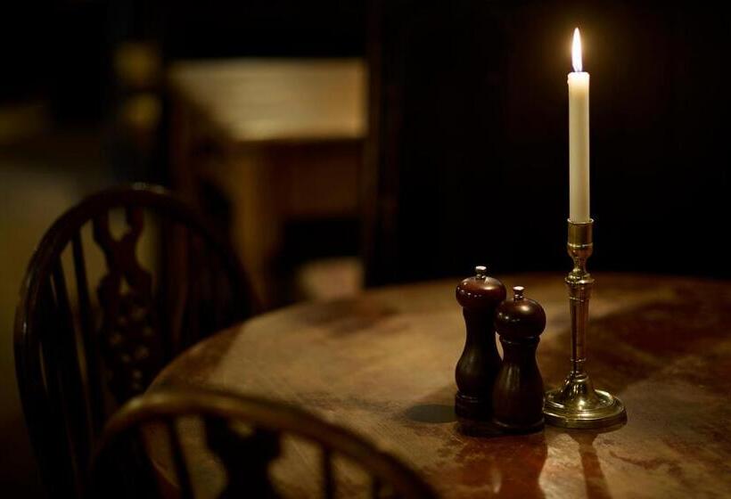 호텔 Compasses Inn