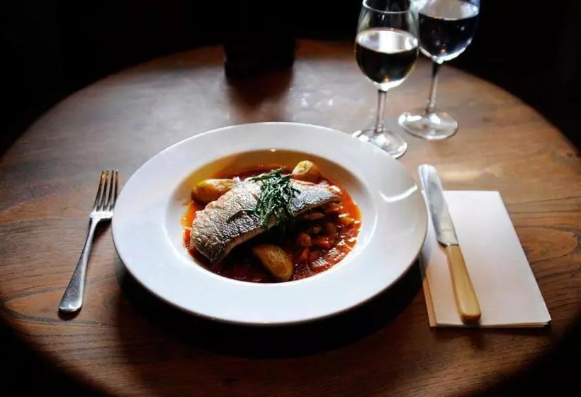 Hotelli Compasses Inn