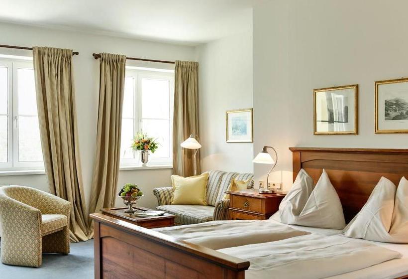 Отель Dienstl Gut