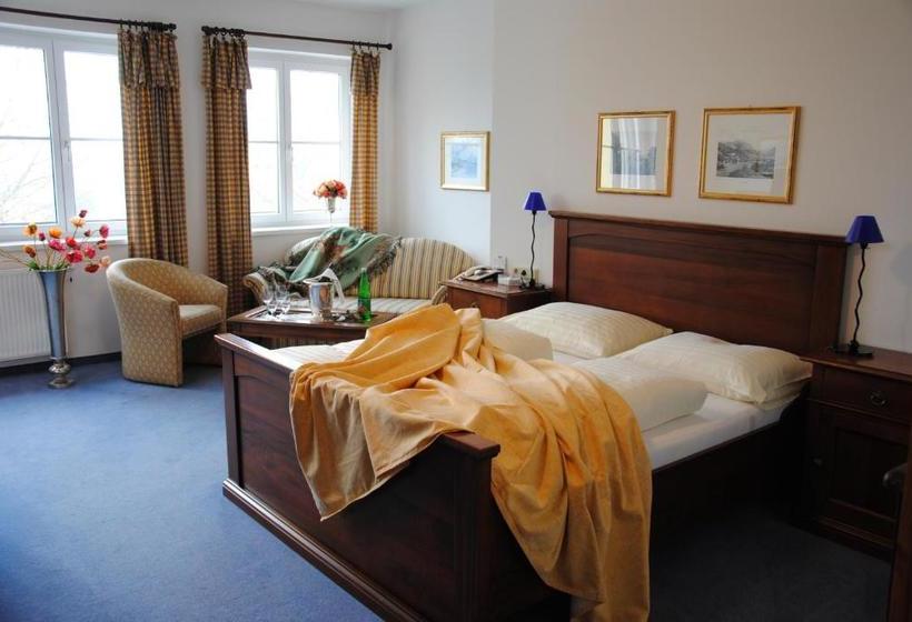 Отель Dienstl Gut