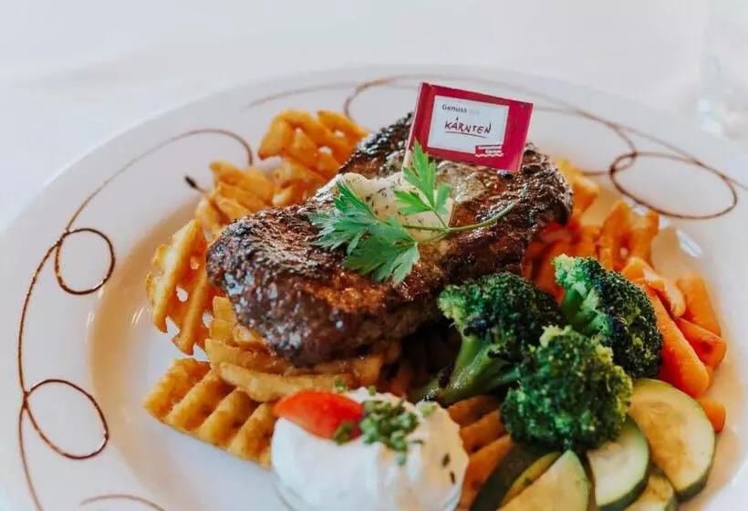 ホテル Friesacherhof