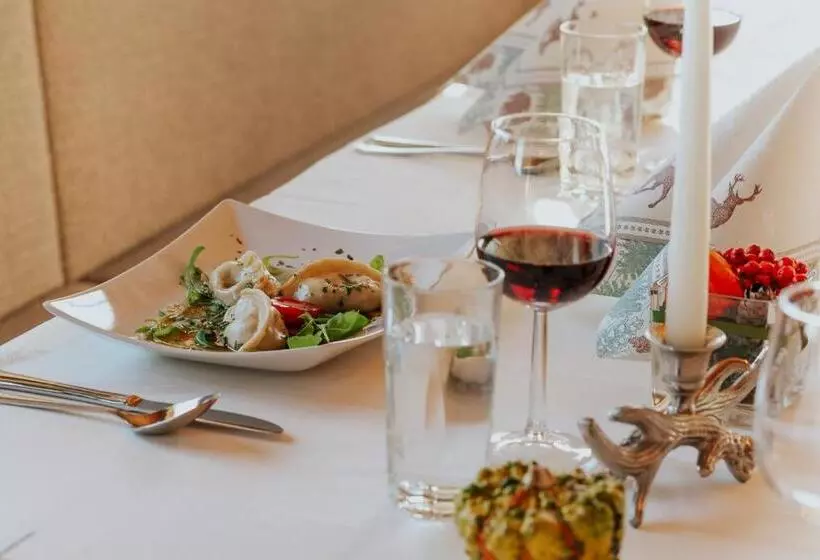 ホテル Friesacherhof