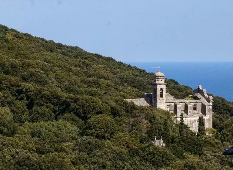 Hotelli Hôtel Restaurant Petra Cinta