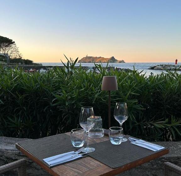 酒店 Hôtel Restaurant Petra Cinta