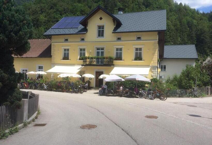 בית מלון כפרי Rettensteinerhof Wirtshaus