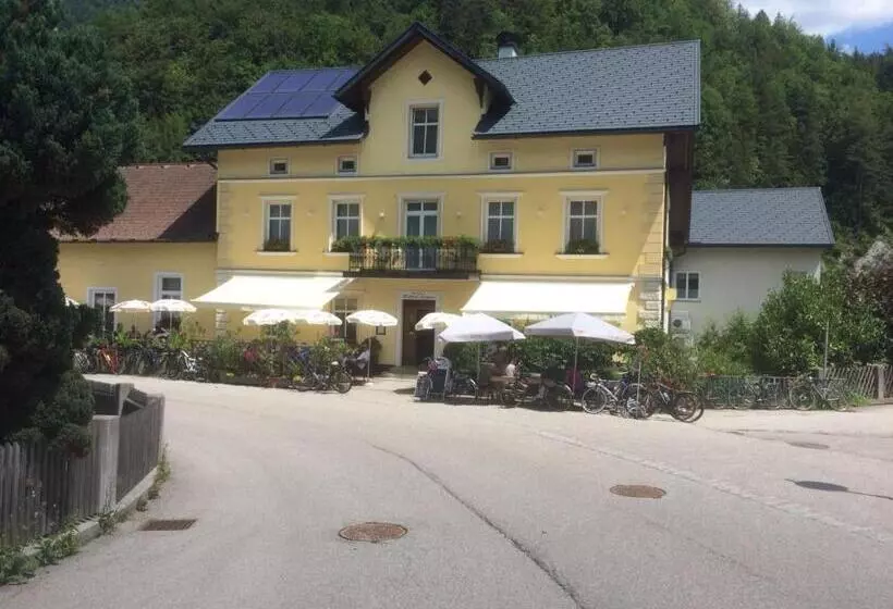 Hotelli Rettensteinerhof Wirtshaus