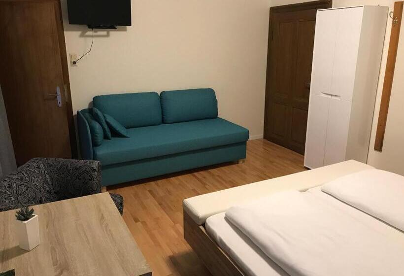 בית מלון כפרי Rettensteinerhof Wirtshaus