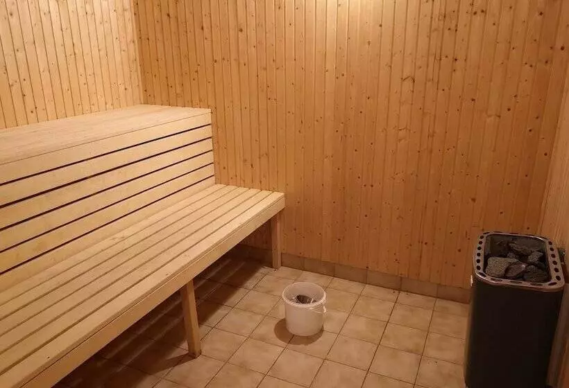 Lärjungagården   Hostel