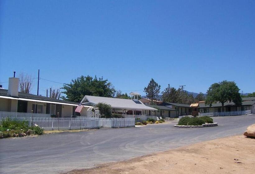 فندق على الطريق Lakeshore Lodge