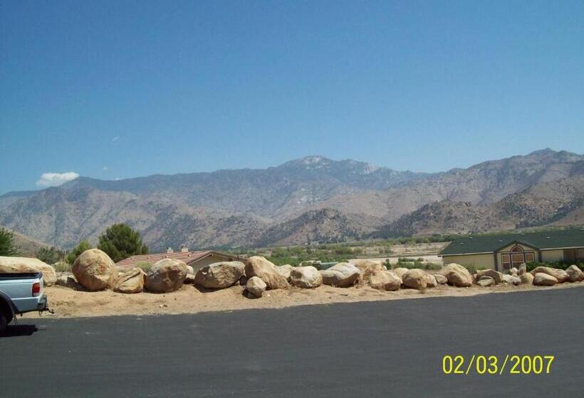 فندق على الطريق Lakeshore Lodge