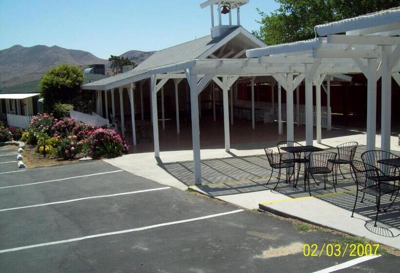 فندق على الطريق Lakeshore Lodge