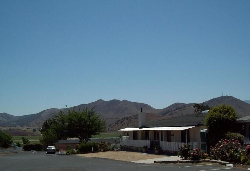 فندق على الطريق Lakeshore Lodge