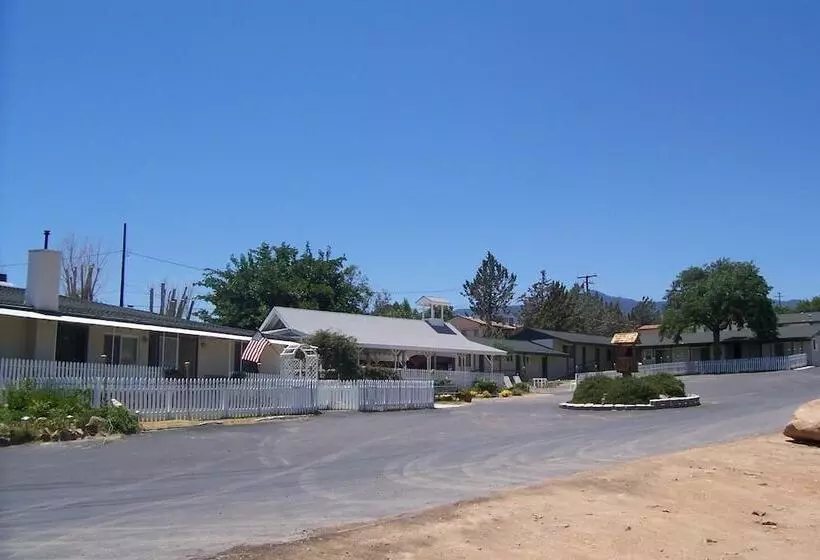 Motelli Lakeshore Lodge