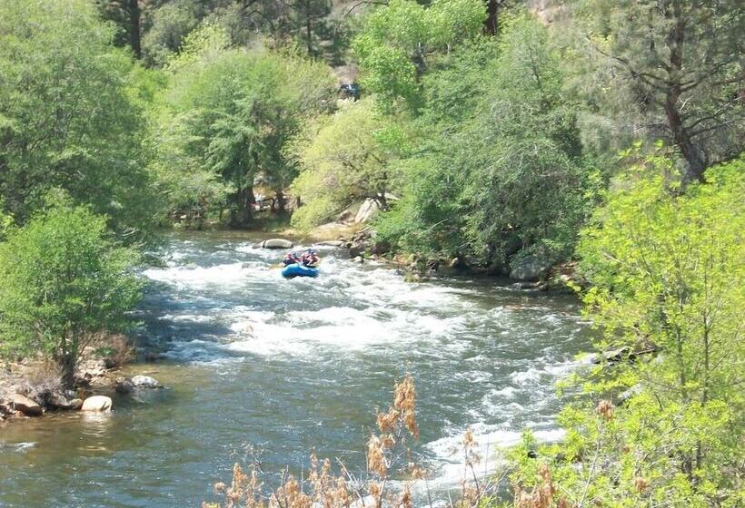 فندق على الطريق Lakeshore Lodge