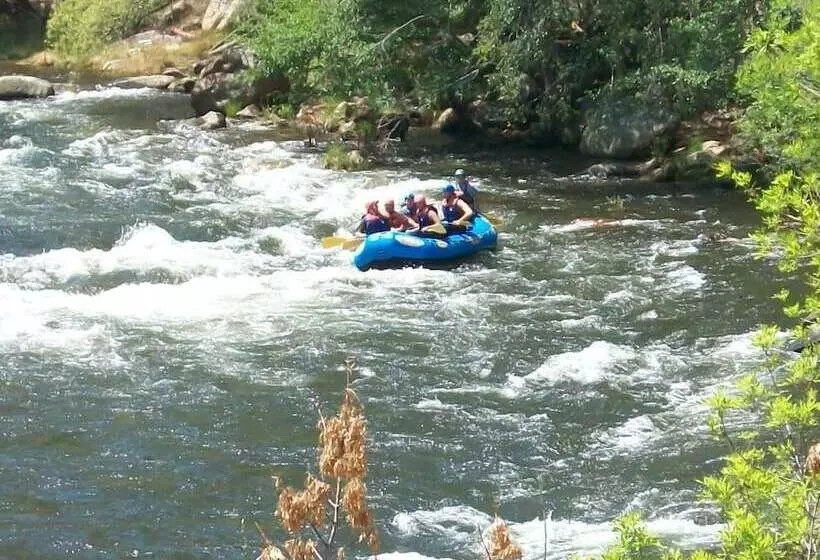 Motelli Lakeshore Lodge