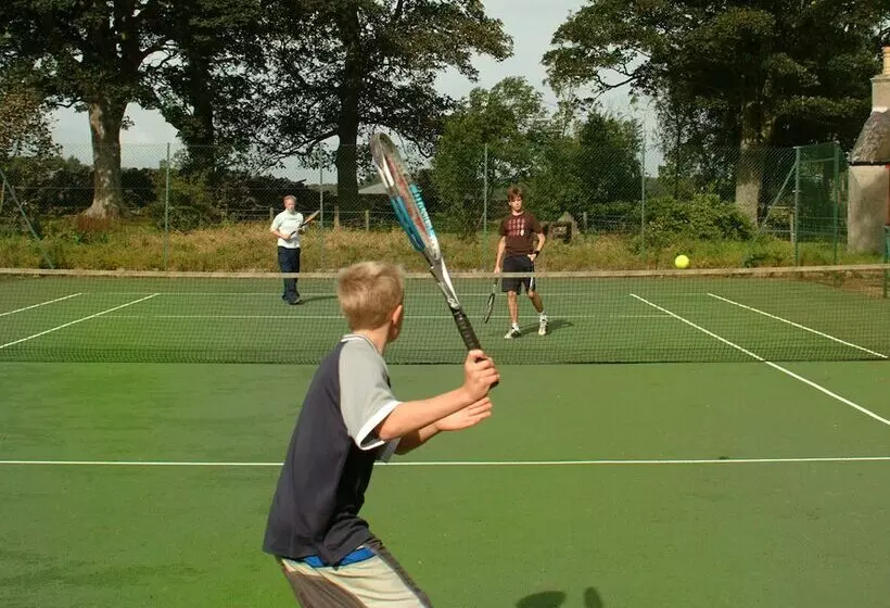 Majatalo Cambo House And Estate B&b