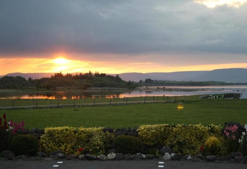 فندق Corrib Wave Guest House