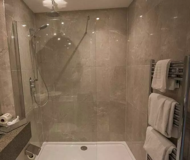 Dunadry Hotel And Gardens