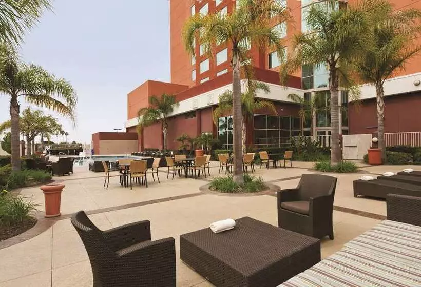 هتل Embassy Suites By Hilton Anaheim South