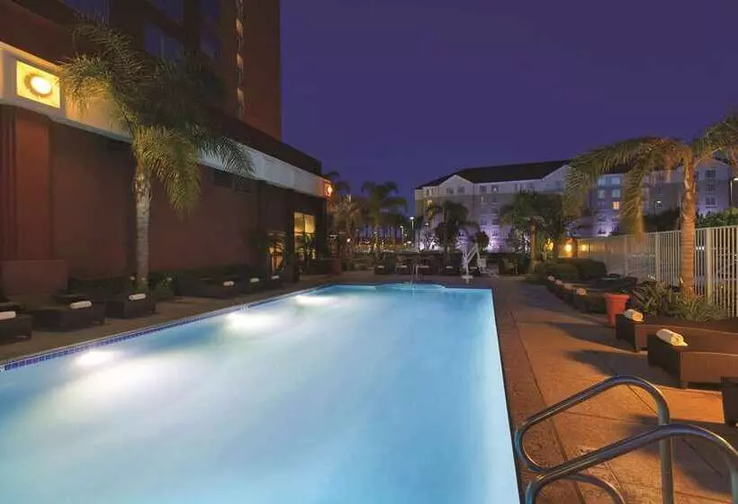 هتل Embassy Suites By Hilton Anaheim South