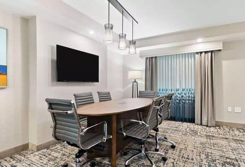 هتل Embassy Suites By Hilton Anaheim South