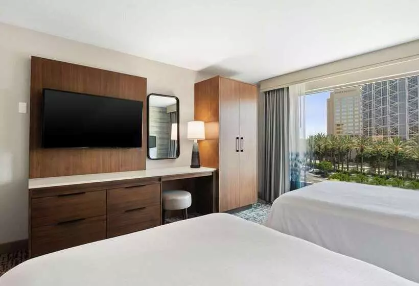 هتل Embassy Suites By Hilton Anaheim South