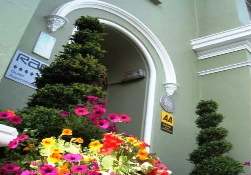 فندق Garnish House