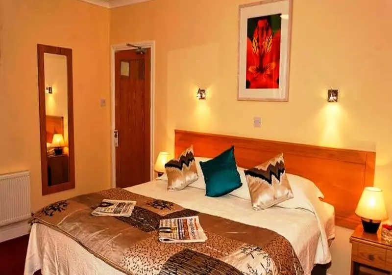 فندق Garnish House