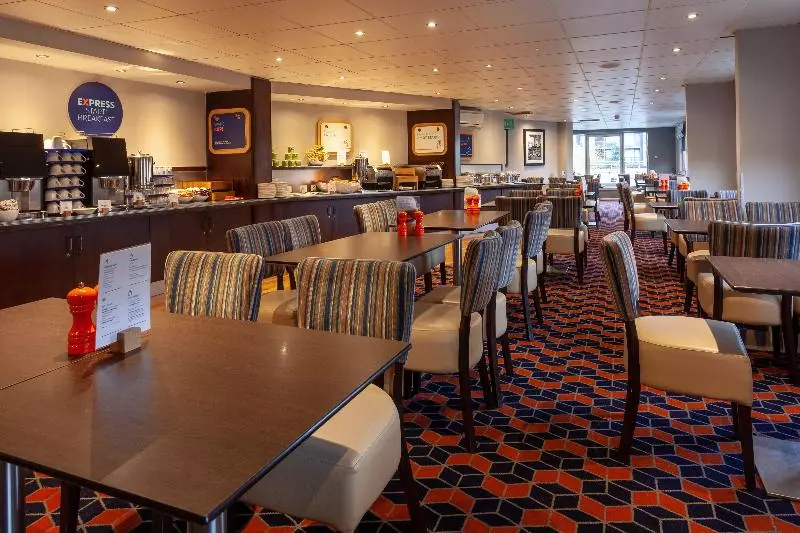 هتل Holiday Inn Express   Glasgow   City Ctr Theatreland, An Ihg