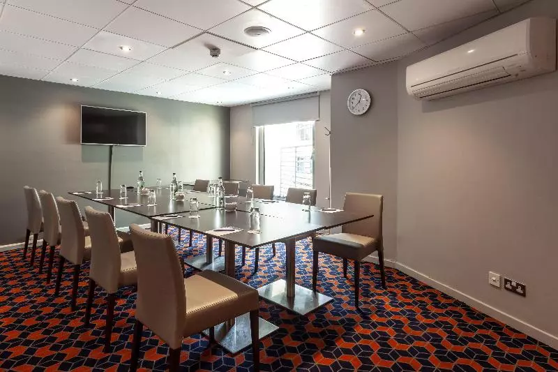 هتل Holiday Inn Express   Glasgow   City Ctr Theatreland, An Ihg