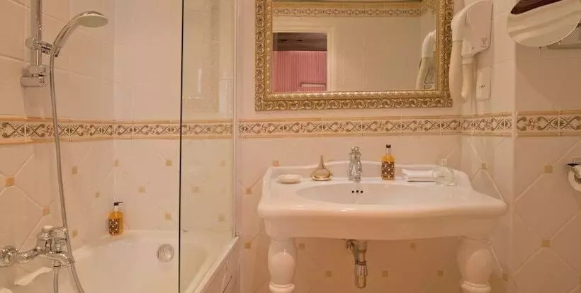 فندق Hôtel Beaubourg