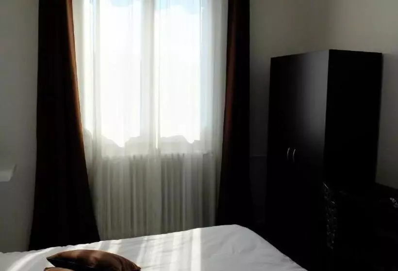 Szálloda Hôtel Saint George