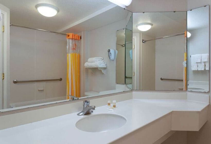 בית מלון כפרי La Quinta By Wyndham Lakeland West