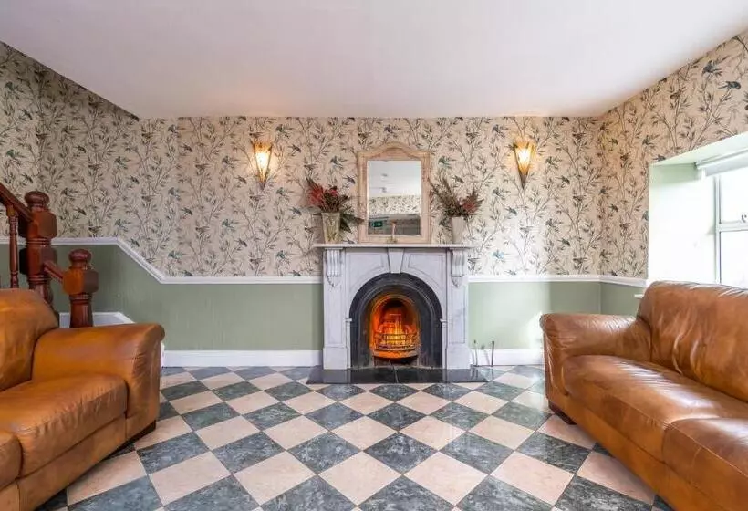 فندق Troysgate House