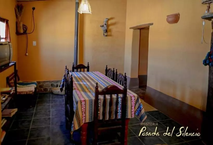 Retkeilymaja Posada Del Silencio