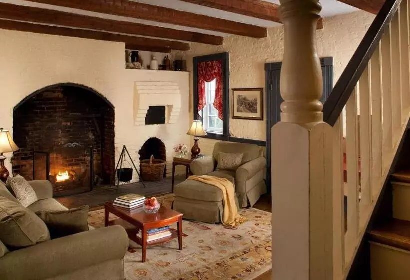 Retkeilymaja The Inn & Tavern At Meander