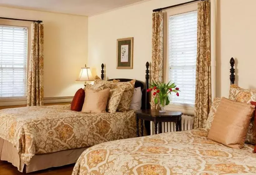 Retkeilymaja The Inn & Tavern At Meander