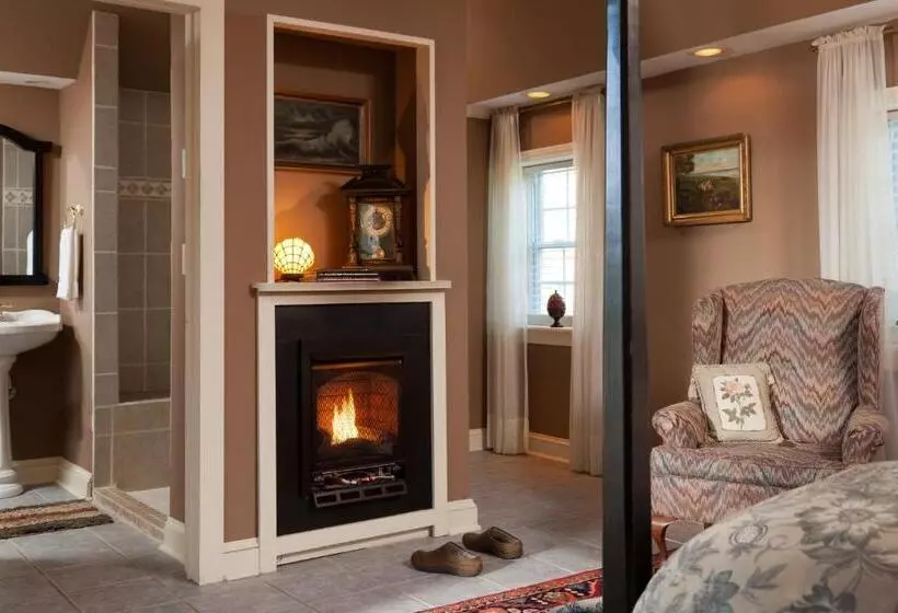 Retkeilymaja The Inn & Tavern At Meander