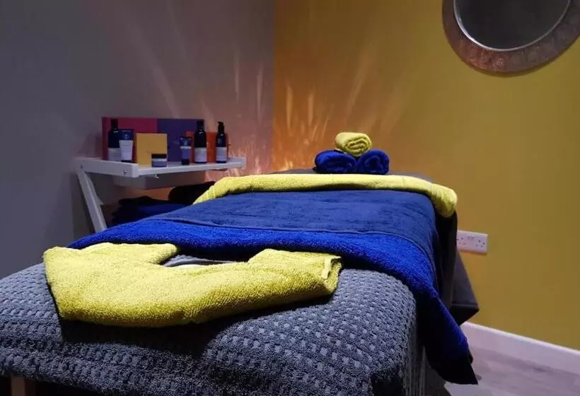 Aamiaismajoitus (B&B) Llety Cynin