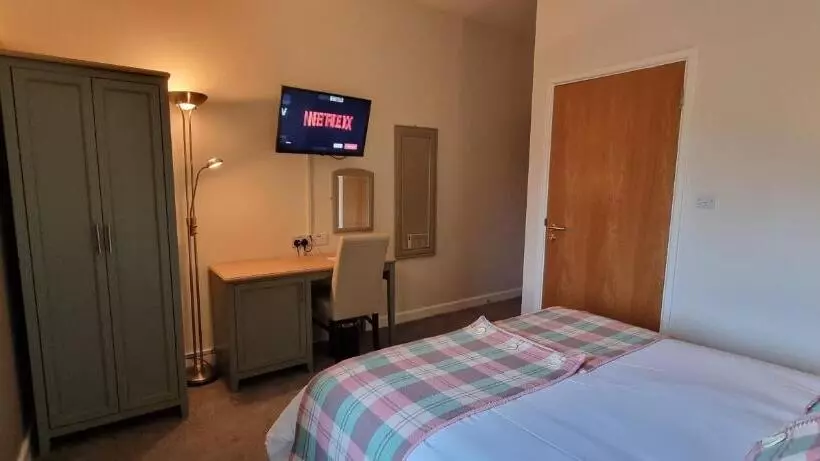 Aamiaismajoitus (B&B) Llety Cynin