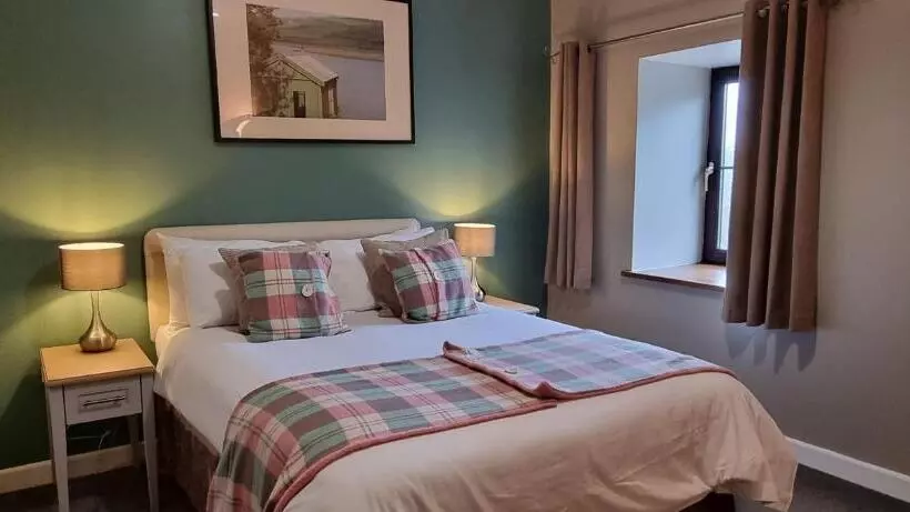 Aamiaismajoitus (B&B) Llety Cynin