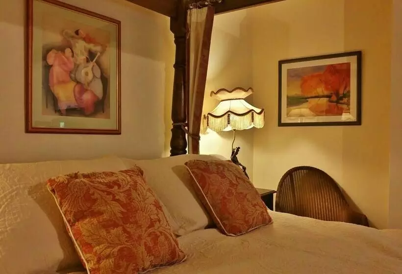 Aamiaismajoitus (B&B) The Firecat Country House Guesthouse