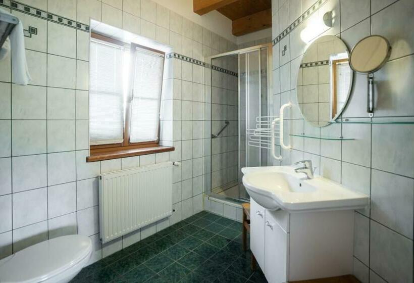 مبيت وإفطار Weingut Kögl