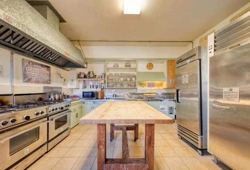 Hi Point Reyes Hostel