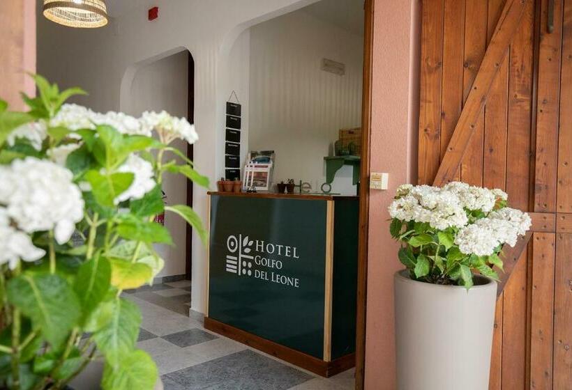 ホテル Golfo Del Leone