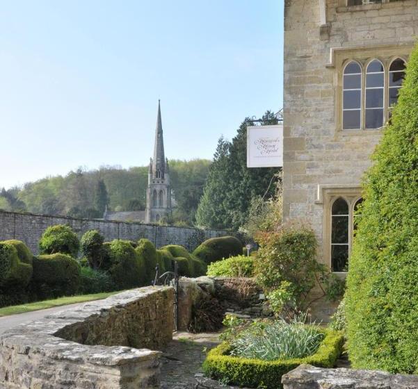 فندق Howard S House