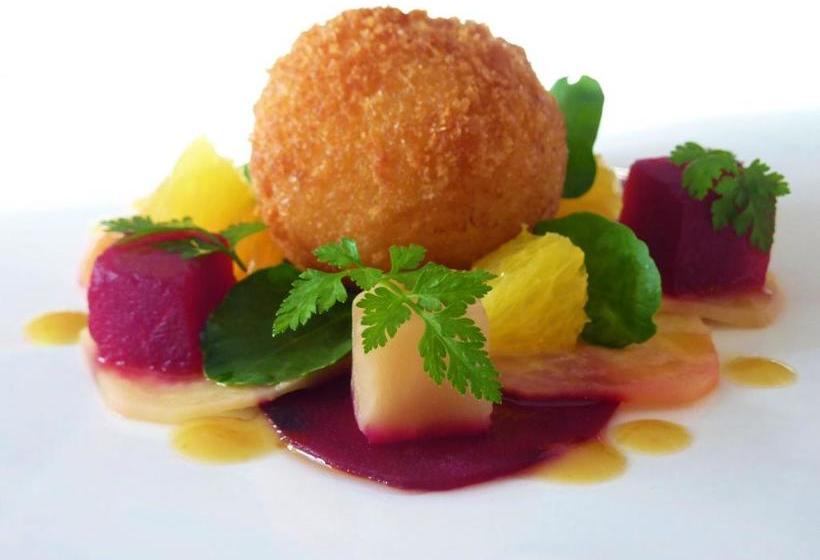 فندق Howard S House