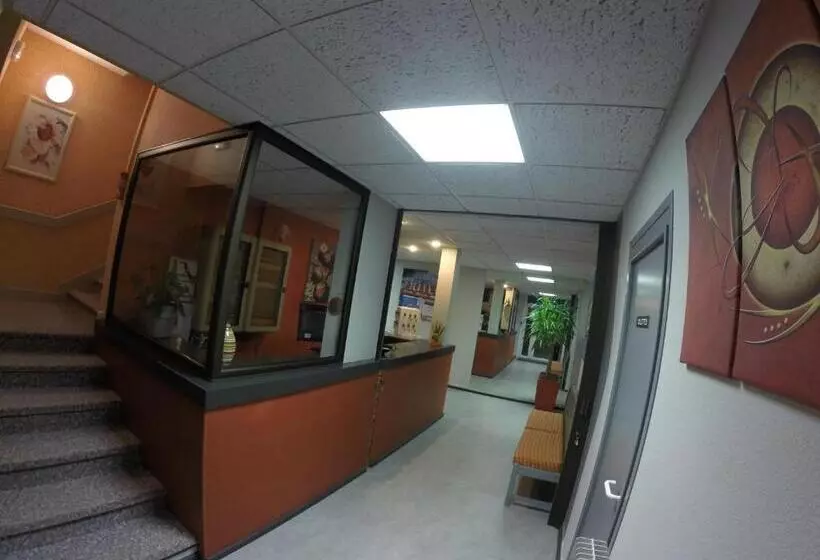 Hotelli Hôtel Les Rives D'allier