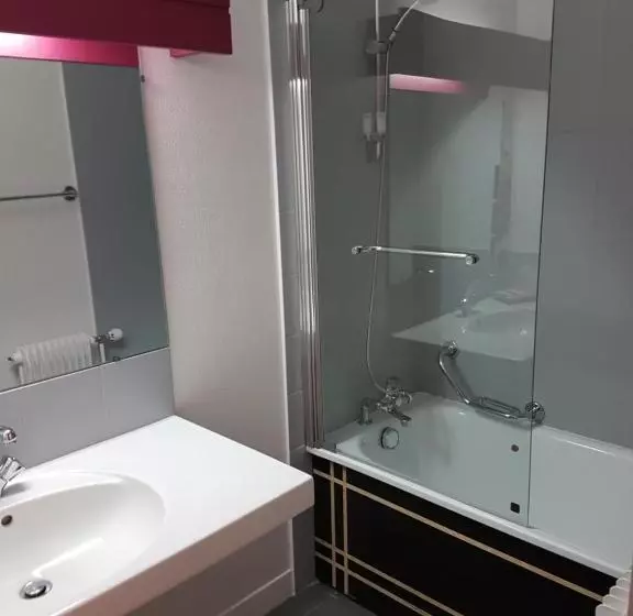 Hotelli Hôtel Les Rives D'allier