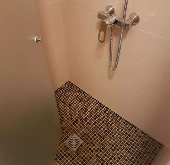 Hotelli Hôtel Les Rives D'allier